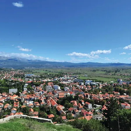 Nyaraló In With Wifi Obrovac Sinjski