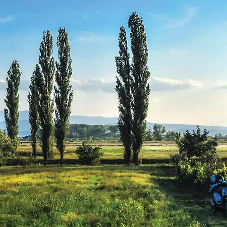 2 Bedroom Amazing In Obrovac Sinjski